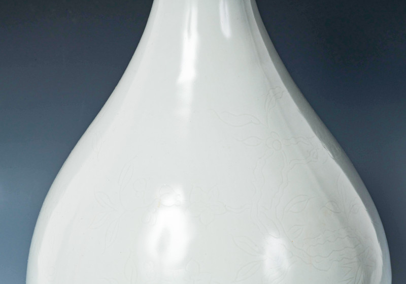 A Chinese Anhua-Decorated Yuhuchunping Vase of the Yongle Style