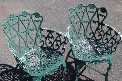 Vintage Cast Aluminum Outdoor Table Six Chairs