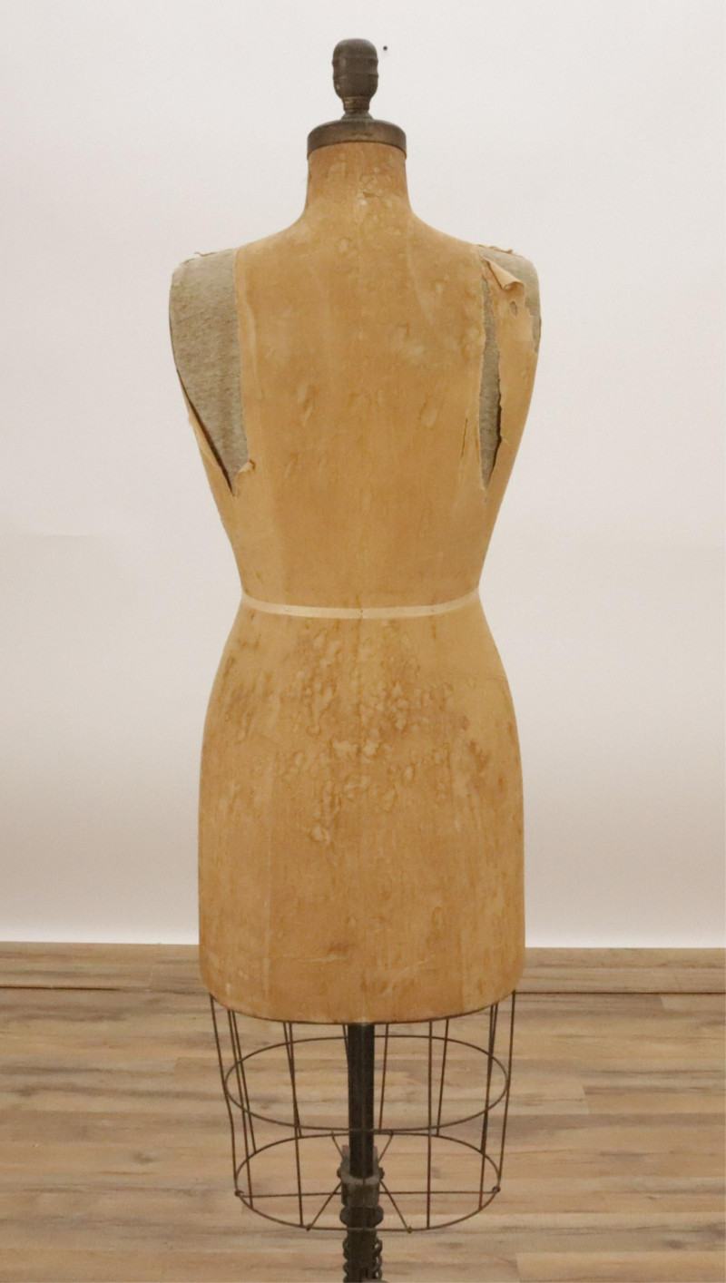 Vintage Wolf Model Form Co Dress Form