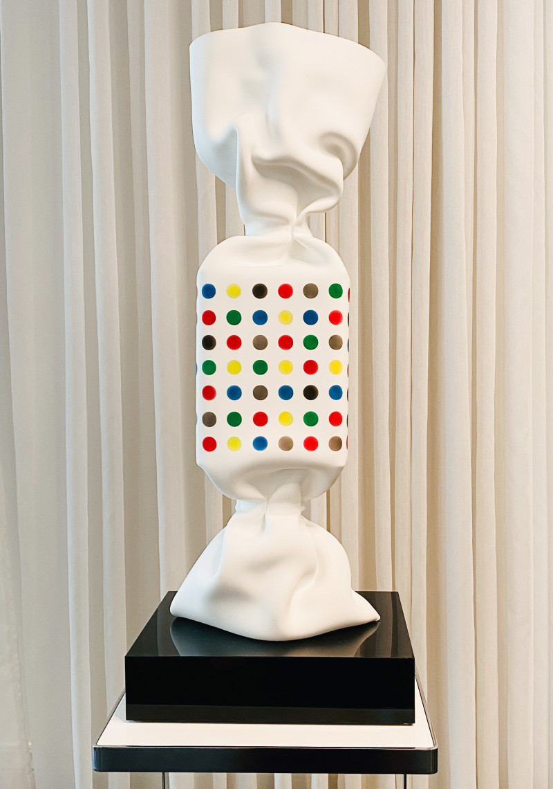 Laurence Jenkell - Wrapping Bonbon in Multicolored Polka Dots