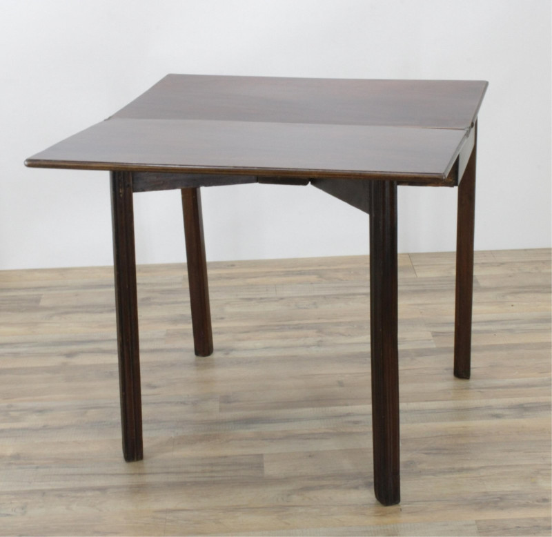 Foldover Mahogany Games Table