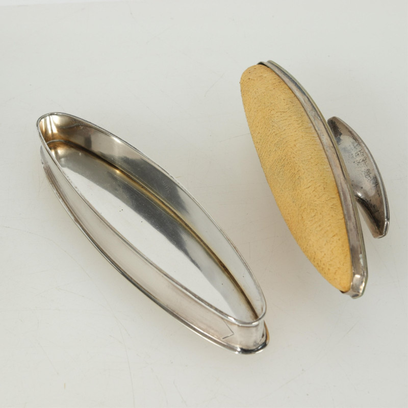 William B. Kerr &amp; Co - Sterling Silver Vanity Set