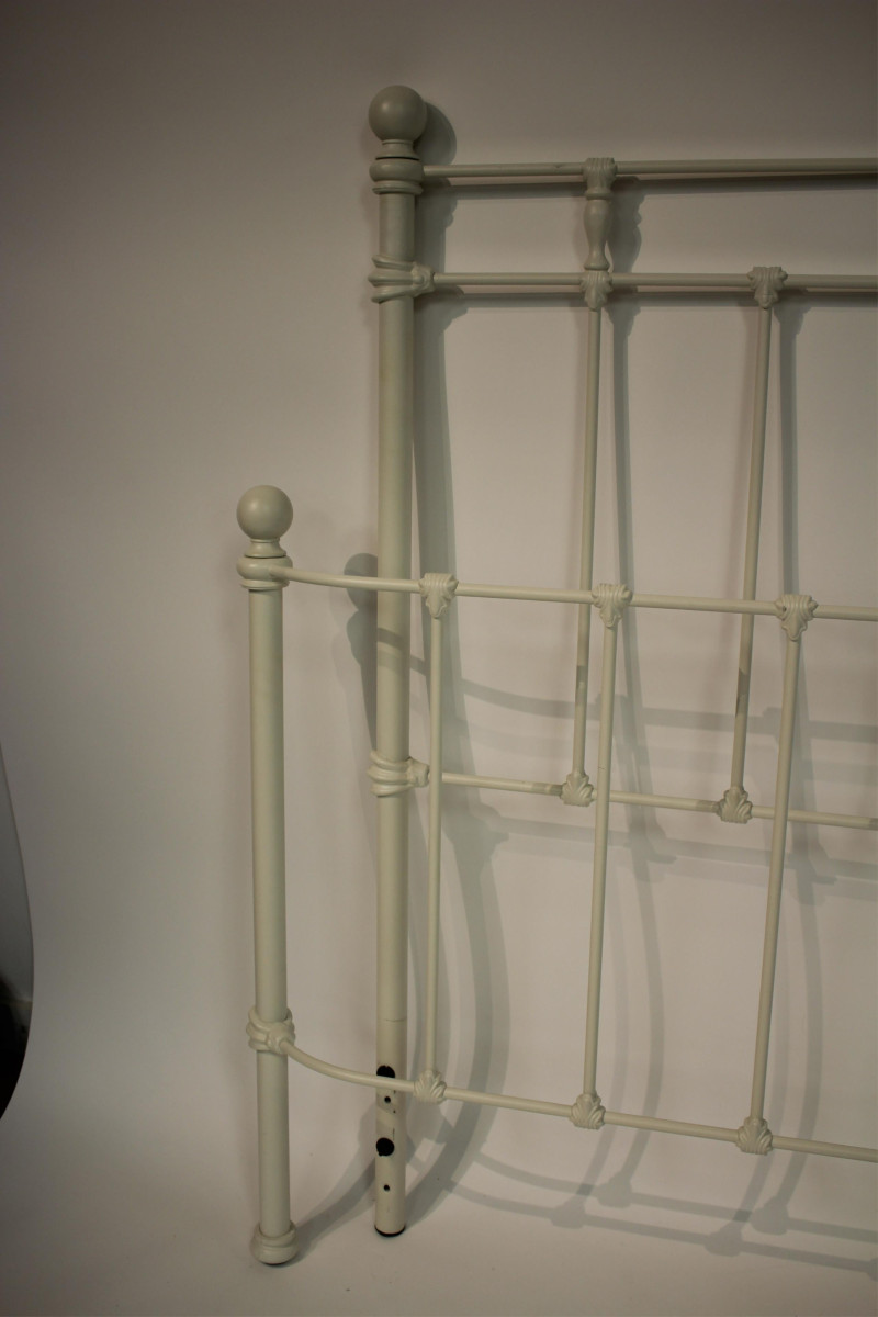 Vintage Style Painted Iron Queen Bed