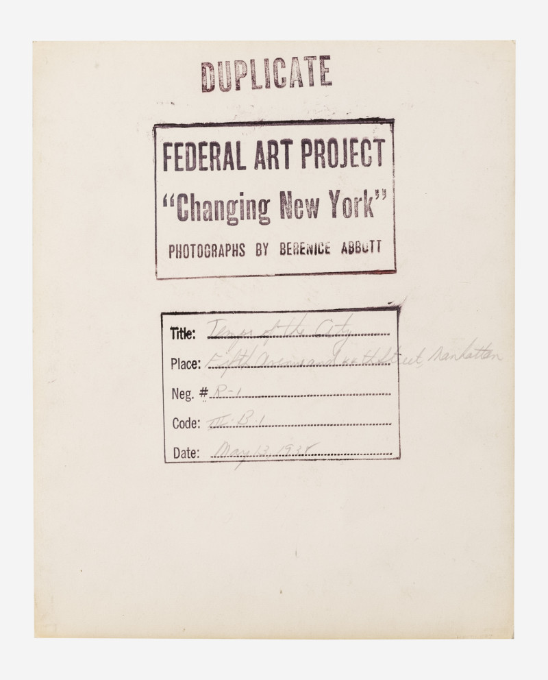 Berenice Abbott - Tempo of the City, 5th Avenue and 44th Street, New York