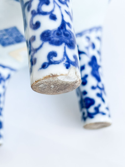 Chinese Blue and White 'Bajixiang' Porcelain Ewer and Cover, He