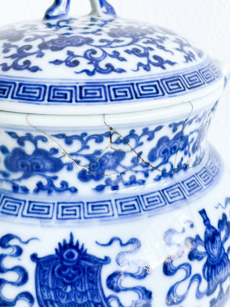 Chinese Blue and White 'Bajixiang' Porcelain Ewer and Cover, He