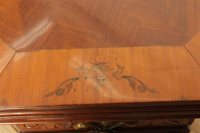 Regency Style Inlaid Mahogany Dining Table