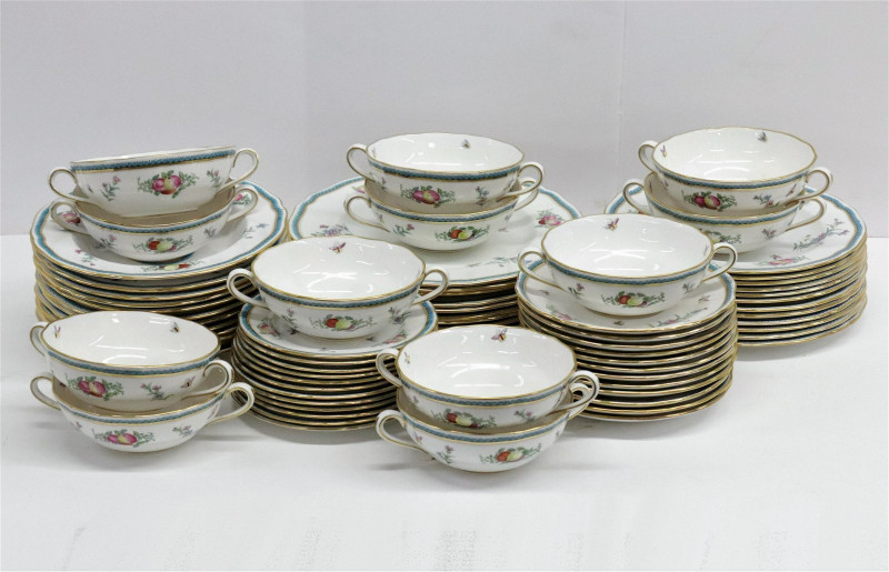 Spode Trapnell Porcelain Dinner Service