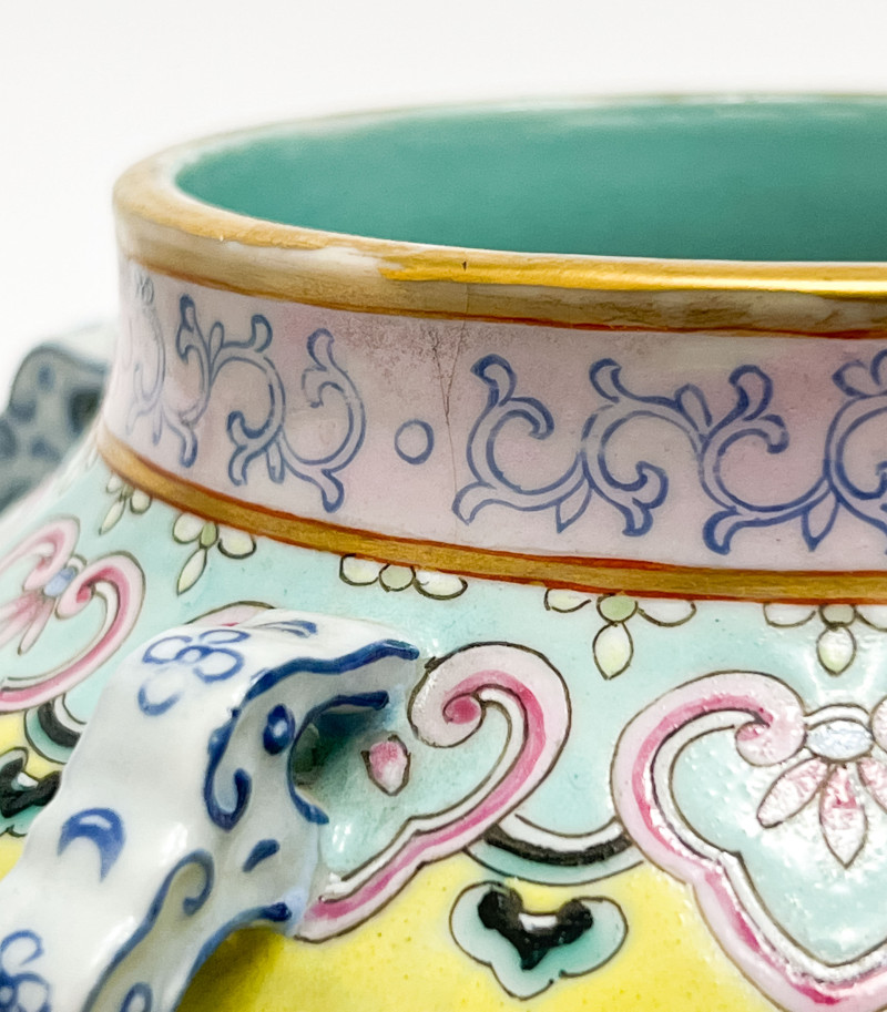 Chinese Porcelain Yellow Ground Enamel Decorated Jar and Cover