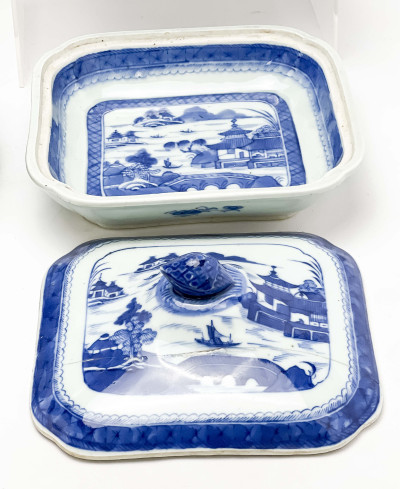 Chinese Export Porcelain Canton ware Dishes and Tureens, set of 8