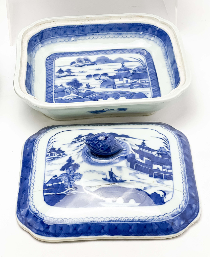 Chinese Export Porcelain Canton ware Dishes and Tureens, set of 8