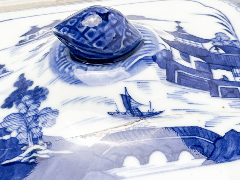 Chinese Export Porcelain Canton ware Dishes and Tureens, set of 8