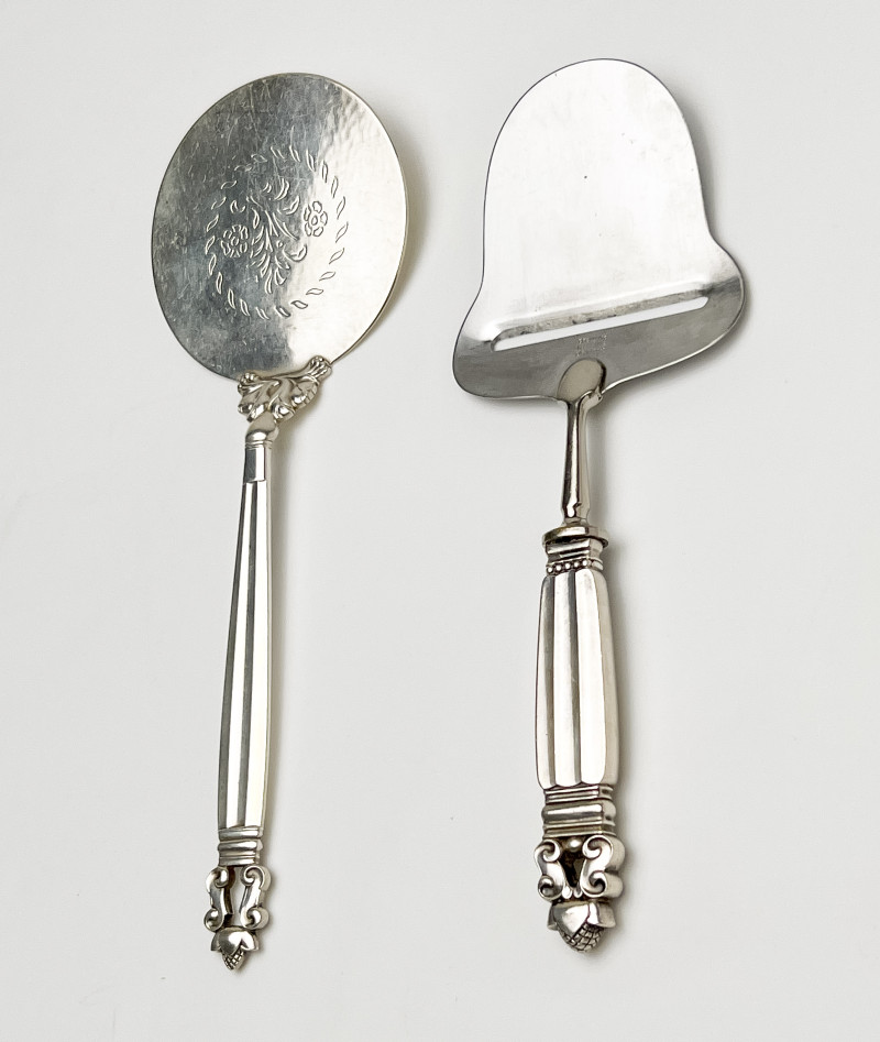Georg Jensen - Cheese Slicer and Pastry Server in Acorn Pattern
