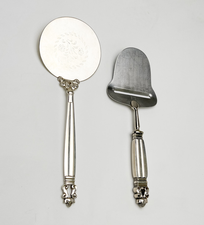 Georg Jensen - Cheese Slicer and Pastry Server in Acorn Pattern