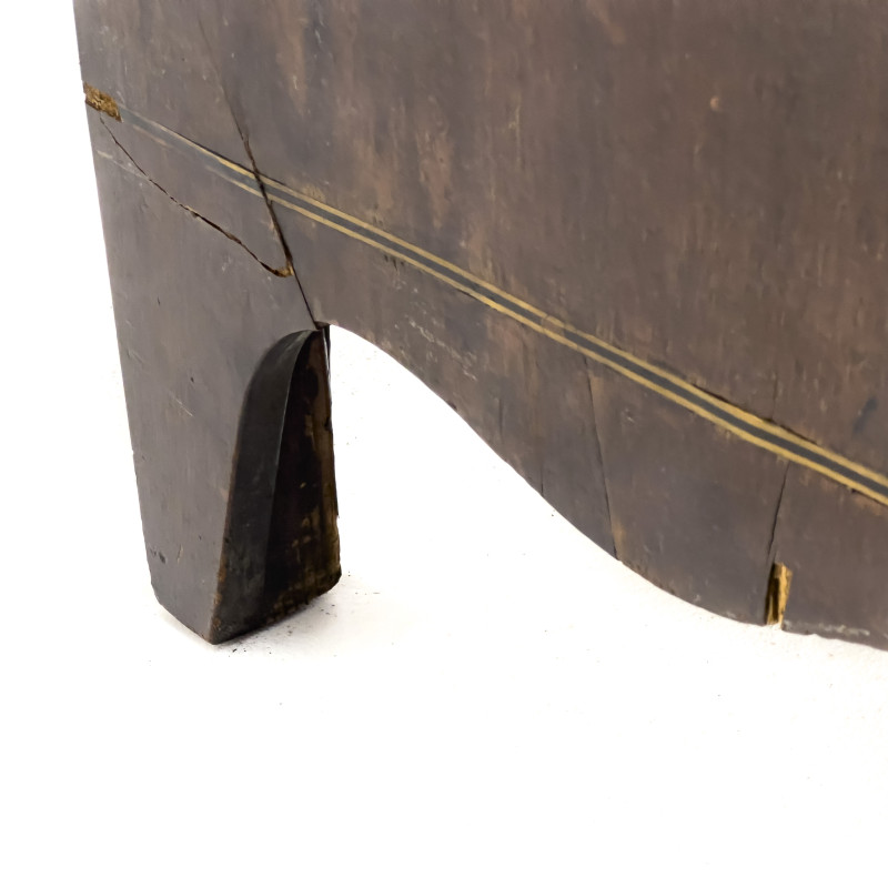 Heppelwhite Style Chest of Drawers