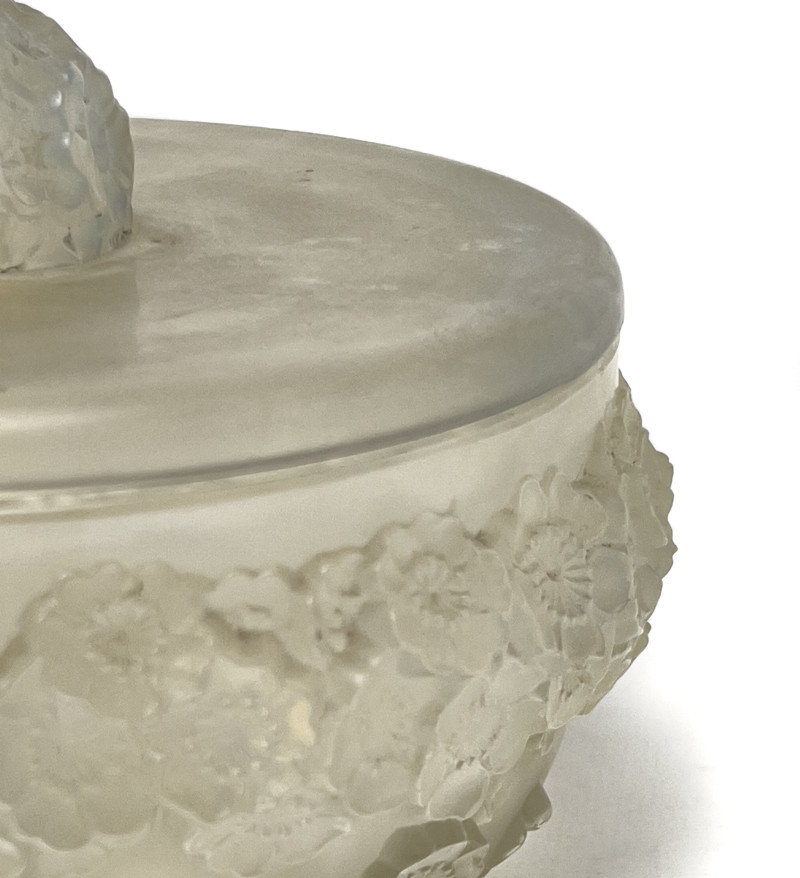 René Lalique - Primevères Opalescent Box