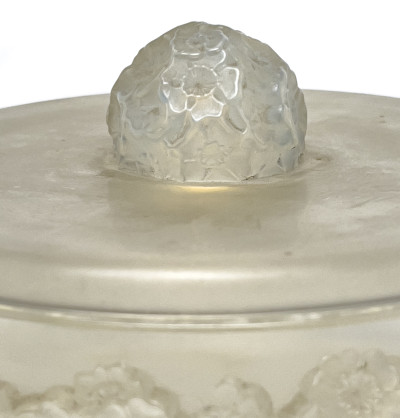 René Lalique - Primevères Opalescent Box