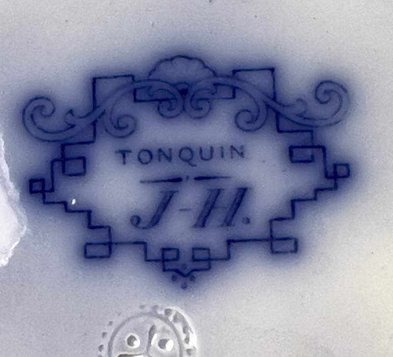 Flow Blue Serviceware, Group of 70+