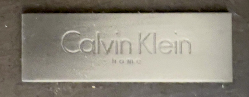 Calvin Klein - Round Dining Table