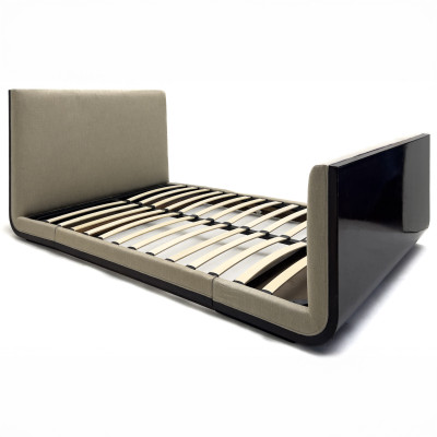Image for Lot Calvin Klein - Queen Sleigh Bed