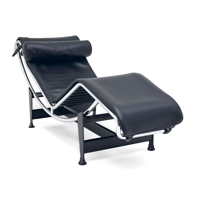 Le Corbusier (Charles-Édouard Jeanneret, Pierre Jeanneret, Charlotte Perriand) - LC4 Chaise Lounge
