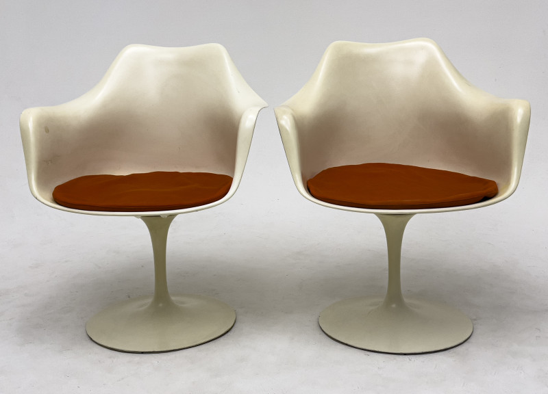 Eero Saarinen - Knoll Tulip Chairs, Pair