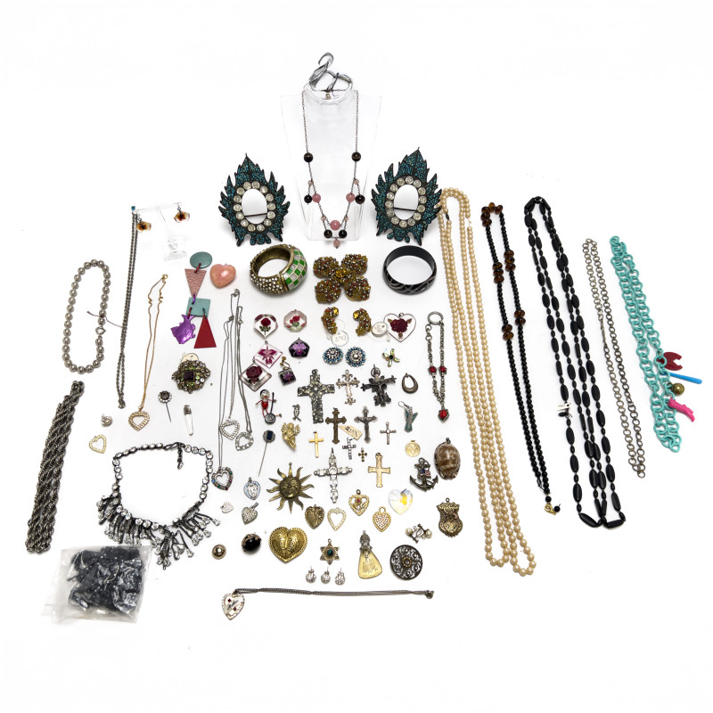 Costume Jewelry, Group of 100+
