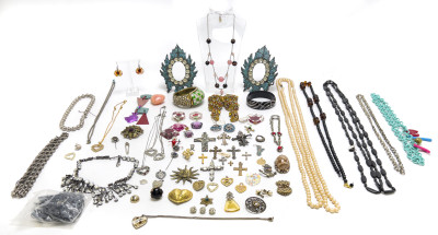 Costume Jewelry, Group of 100+