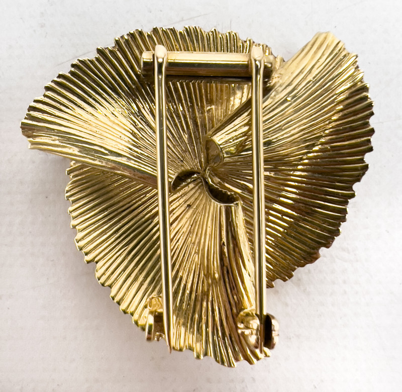 Tiffany &amp; Co. - George Schuler Gold Ribbon Brooch