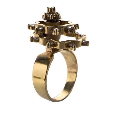 Gold and Diamond Kinetic Ring