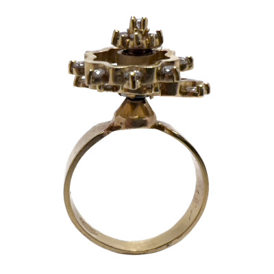 Gold and Diamond Kinetic Ring