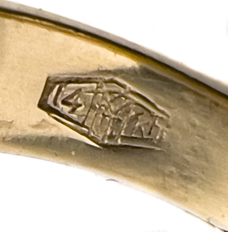 Gold and Diamond Kinetic Ring