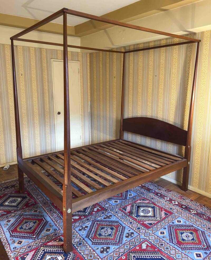 Irion Co. Furniture Makers - Pencil Post Canopy Bed