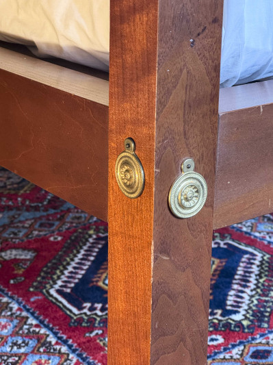 Irion Co. Furniture Makers - Pencil Post Canopy Bed