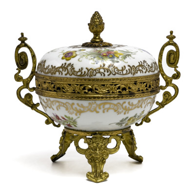 Image for Lot Sèvres - Déposé Covered Candy Dish