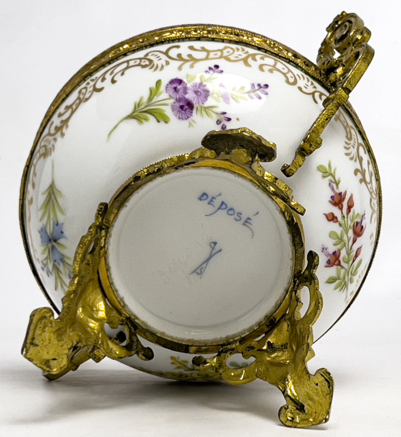 Sèvres - Déposé Covered Candy Dish