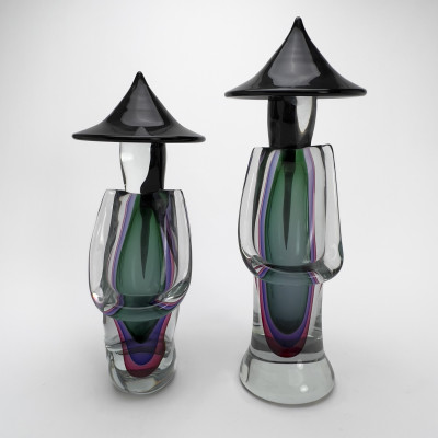 Luigi Onesto - Two Murano Sommerso Figures with Asian Conical Hats