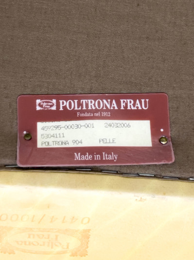 Poltrona Frau - Vanity Fair Club Chair