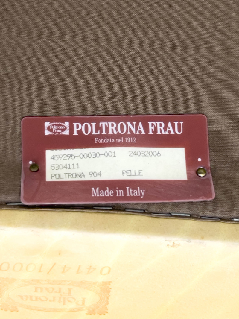 Poltrona Frau - Vanity Fair Club Chair