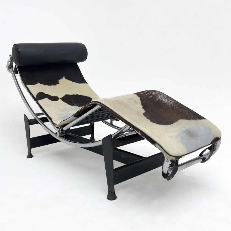 Le Corbusier (Charles-Édouard Jeanneret, Pierre Jeanneret, Charlotte Perriand) - LC4 Cowhide Chaise Lounge