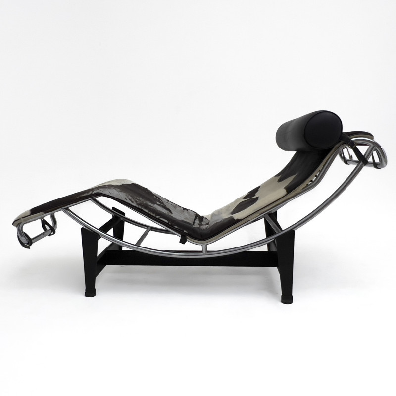 Le Corbusier (Charles-Édouard Jeanneret, Pierre Jeanneret, Charlotte Perriand) - LC4 Cowhide Chaise Lounge