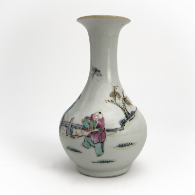 Chinese Ming Porcelain Vase
