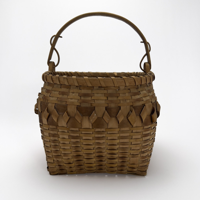 Winnebago Basket with Swing Handle
