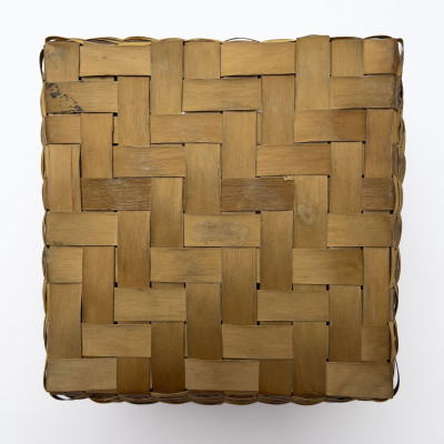 Winnebago Basket with Swing Handle