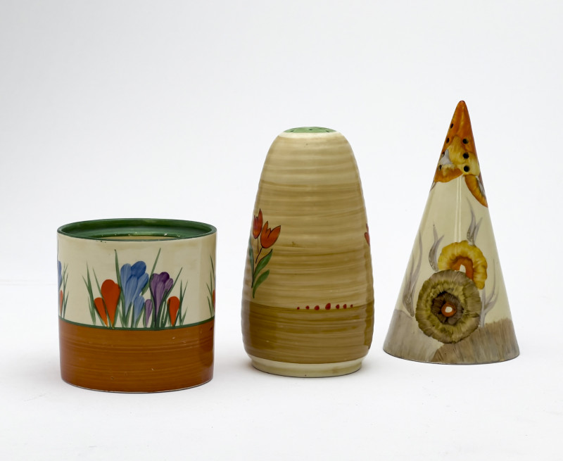 Clarice Cliff - Bizarre Ceramic Dishes in Various Patterns, Group of 6