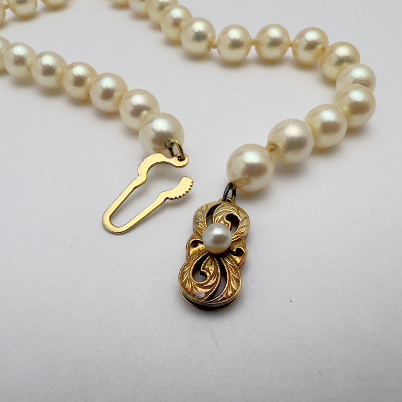 Mikimoto Style Graduated Pearl Necklace