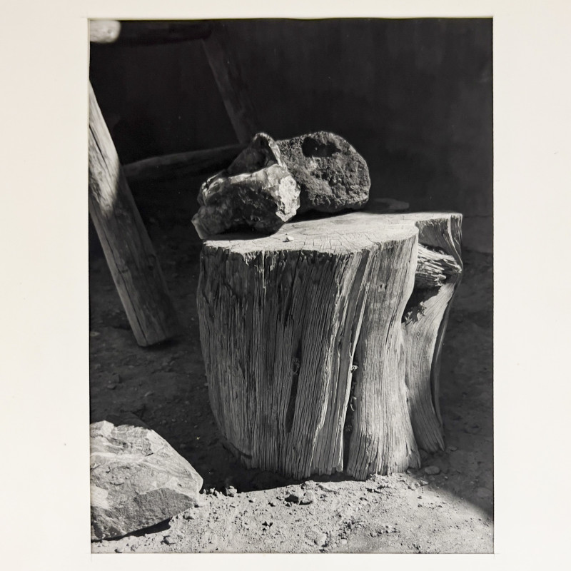 Todd Webb - At Georgia O&apos;Keeffe&apos;s Abiquiú House (Tree Stump)