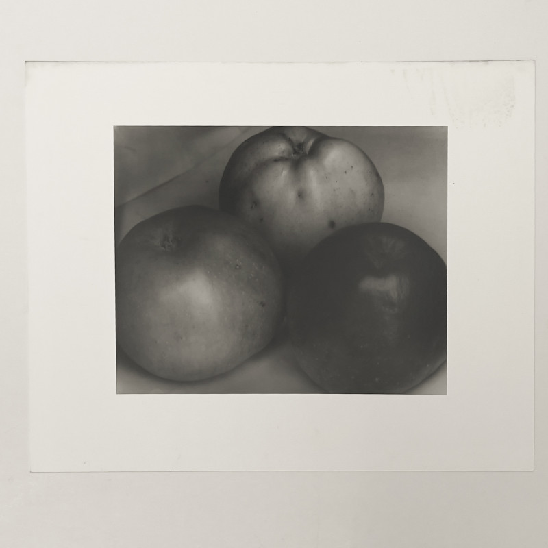 Edward Steichen - Three Apples, France