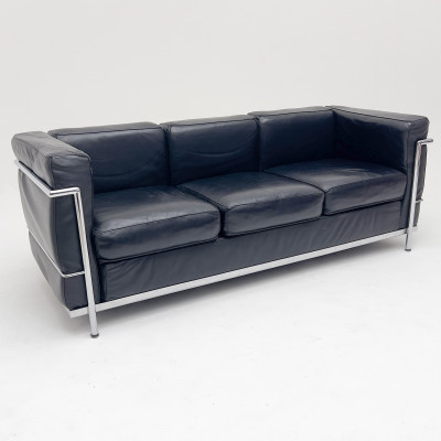 Image for Lot Le Corbusier (Charles-Édouard Jeanneret, Pierre Jeanneret, Charlotte Perriand) - LC3 Sofa