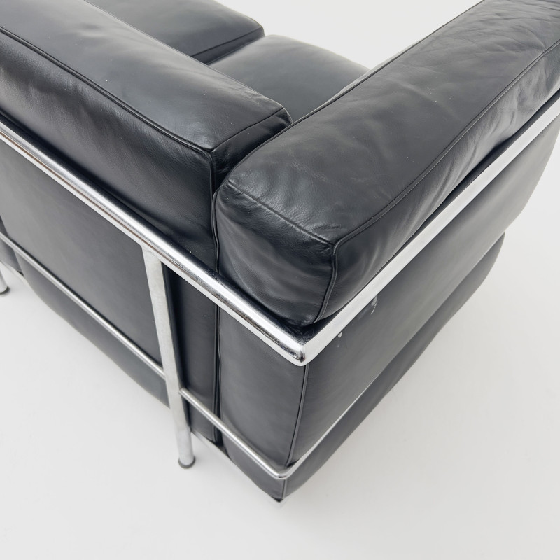 Le Corbusier (Charles-Édouard Jeanneret, Pierre Jeanneret, Charlotte Perriand) - LC3 Sofa